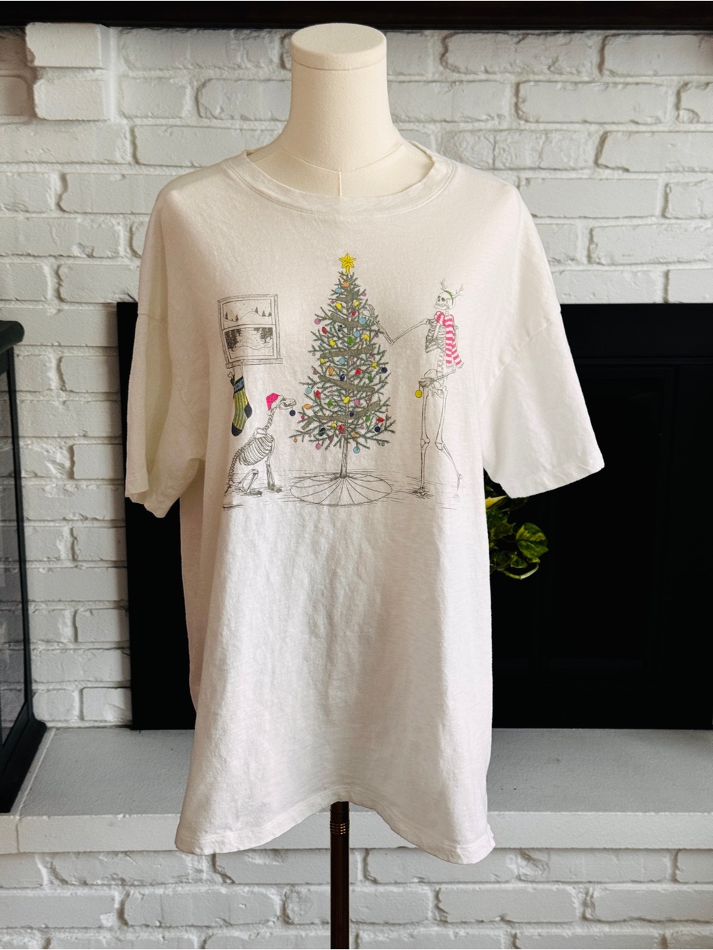 American Eagle Christmas Tee